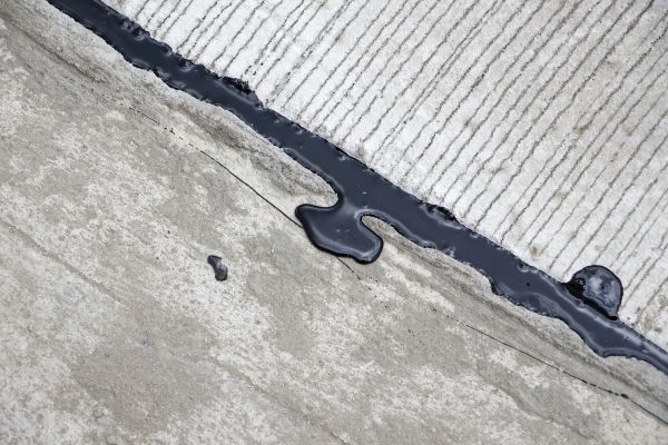 Pavement Crack Sealing in Camas
